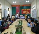 Trao qua cho HS 2.jpg - 