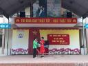 Anh cô gái quàng khăn đỏ.jpg - 